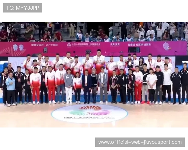 广东宏远再度逆势夺冠,夺冠希望再燃!,广东宏远夺冠合照