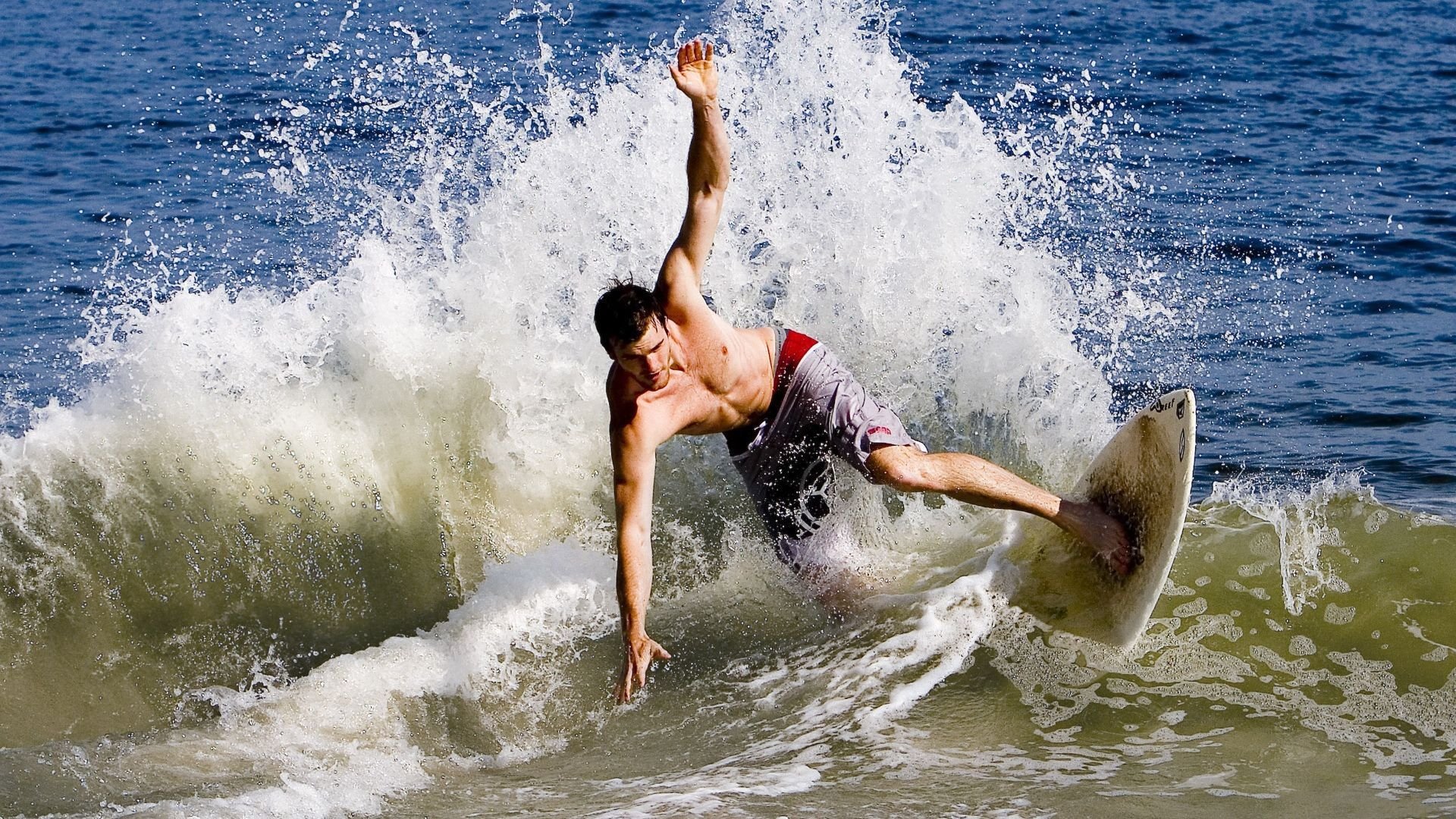 体育场馆夜间灯光秀成为城市新名片,体育场馆灯光配置方案